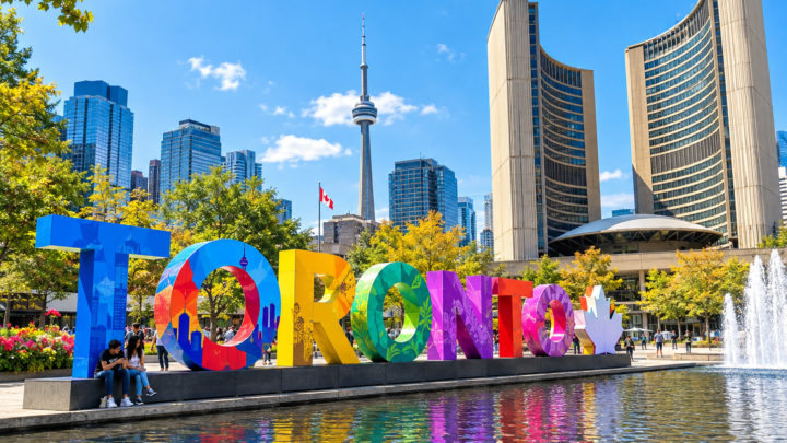 How to Get a Job in Toronto: Job Search Guide for Newcomers and International Workers